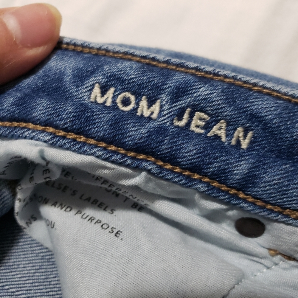 American Eagle Outfitters Women's Blue mom  Jeans....size:6 regular - Picture 8 of 9